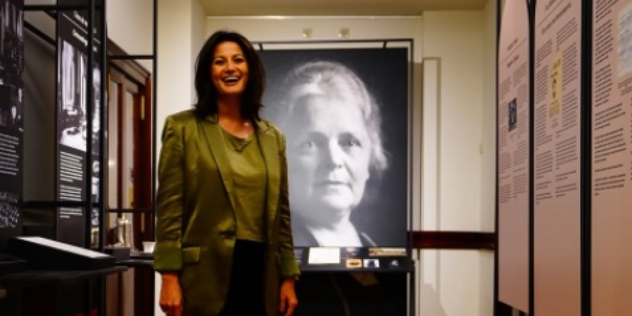 Exact honderd jaar geleden werd Marie Janson het eerste vrouwelijke parlementslid van ons land! Exact honderd jaar geleden werd Marie Janson het eerste vrouwelijke parlementslid van ons land!