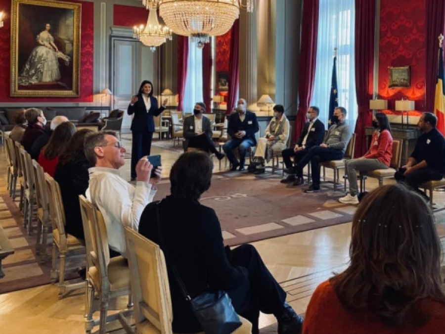 Vandaag gooien we de deuren van de Senaat weer open voor rondleidingen! Vandaag gooien we de deuren van de Senaat weer open voor rondleidingen!